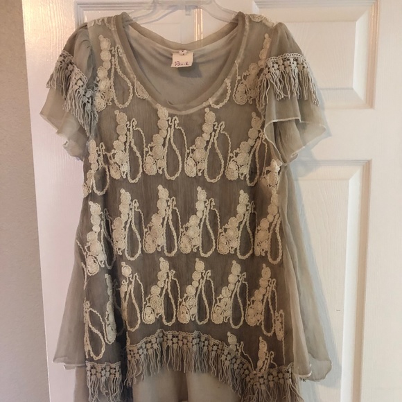 Pretty Angel Top - Picture 1 of 10